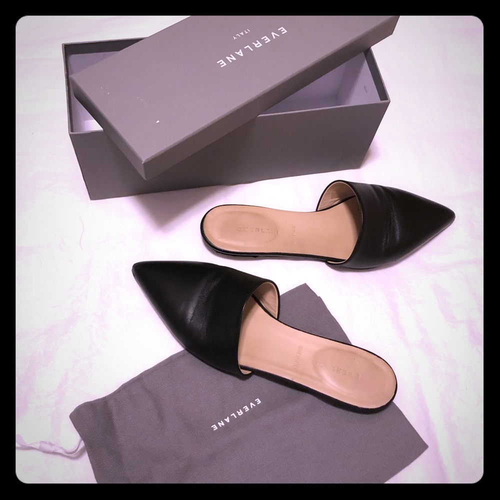 Black leather slides from Everlane